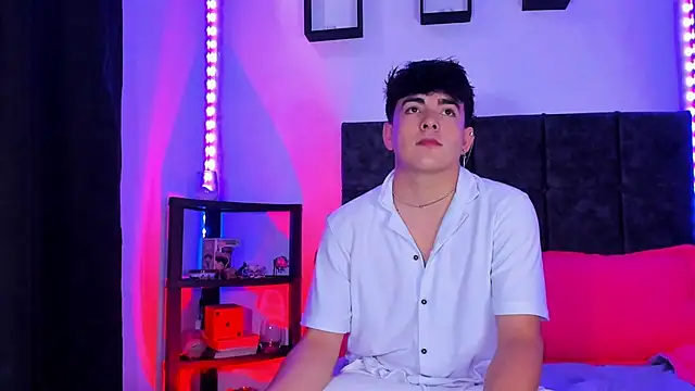 Snapshot of Theo_Noxxx chatting on November 2025 06:56:02 PM Theo Noxxx online show from November 2025 06:56:02 PM