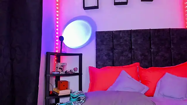 Snapshot of Theo_Noxxx chatting on November 2025 07:07:02 PM Theo Noxxx online show from November 2025 07:07:02 PM