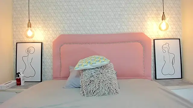 TAYLORMEYER1 online show from November 2025 03:17:02 AM