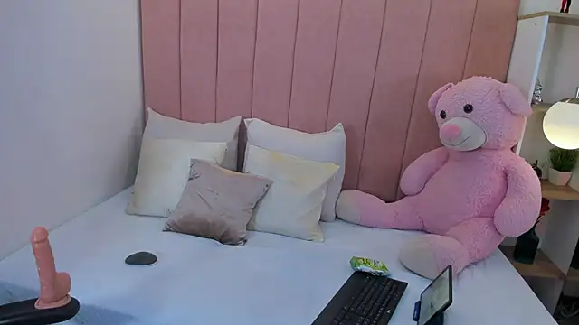 dulce morbida online show from December 2025 04:25:02 AM