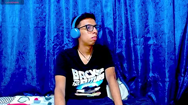 DavTwink3100 online show from February 2026 01:50:02 AM