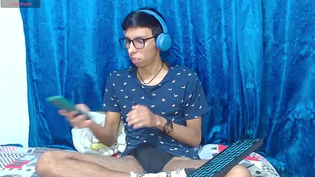 DavTwink3100 online show from April 2026 01:34:02 AM