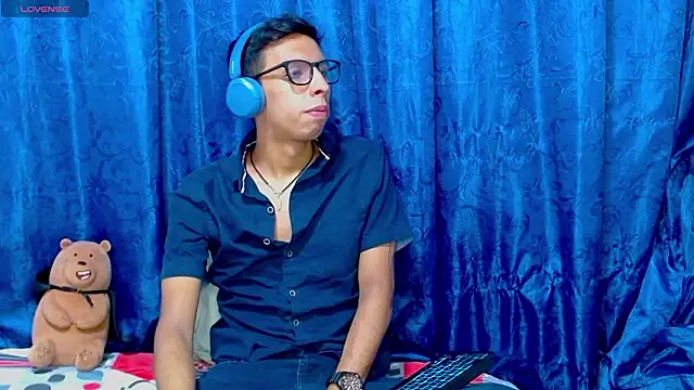 DavTwink3100 online show from March 2026 02:07:01 AM