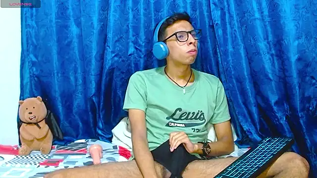 DavTwink3100 online show from March 2026 01:44:02 AM