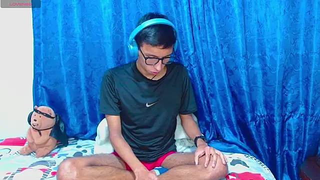 DavTwink3100 online show from March 2026 01:33:02 AM