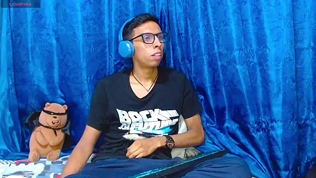 DavTwink3100 online show from March 2026 02:18:02 AM