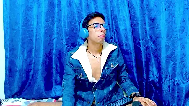 DavTwink3100 online show from February 2026 01:59:02 AM