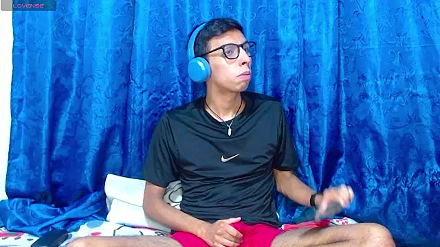 DavTwink3100 online show from March 2026 01:49:01 AM