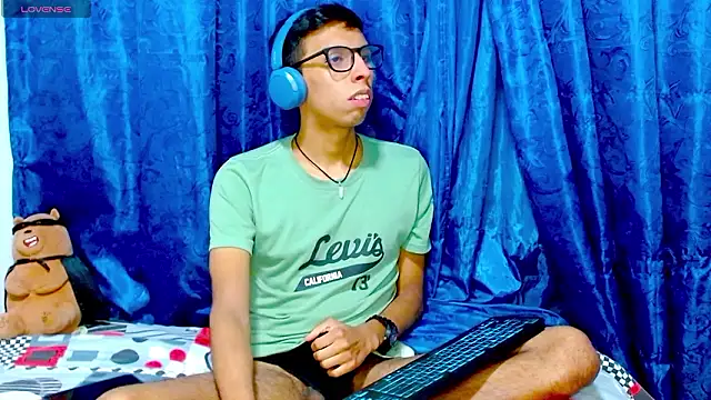 DavTwink3100 online show from March 2026 01:54:02 AM