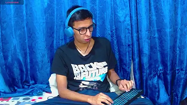 DavTwink3100 online show from March 2026 01:50:02 AM