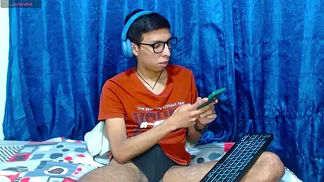 DavTwink3100 online show from March 2026 01:39:02 AM