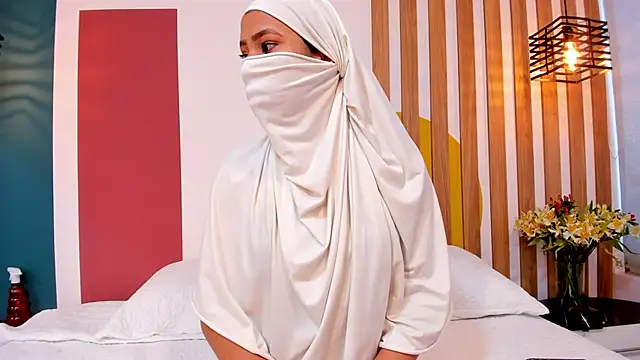 Zahra Malakk online show from October 2025 12:04:02 PM