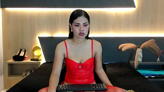 LorenaVarga online show from May 2026 07:36:02 PM