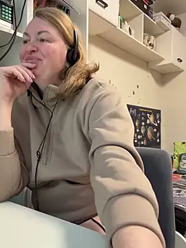 Amelia-Diamond online show from December 2025 08:30:01 AM