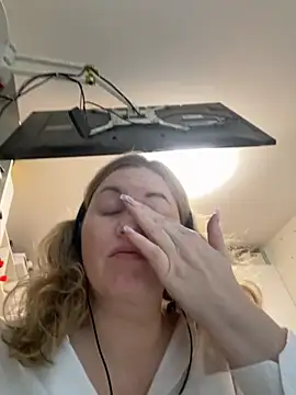 Amelia-Diamond online show from December 2025 07:18:01 AM