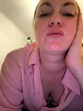 Amelia-Diamond online show from December 2025 01:45:01 PM