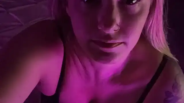 jvixen92 online show from October 2025 05:09:02 AM