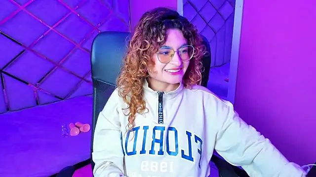 EmiliRouse  online show from November 2025 04:13:02 AM