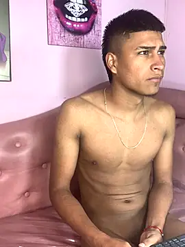 Emiliano Reyes online show from December 2025 05:42:01 AM