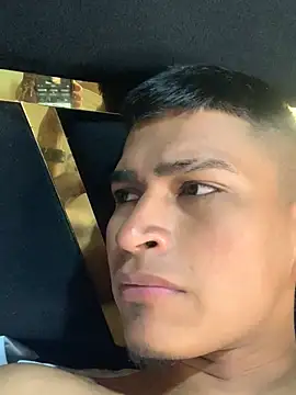 Snapshot of Emiliano_Reyes chatting on July 2026 04:57:01 AM Emiliano Reyes online show from July 2026 04:57:01 AM