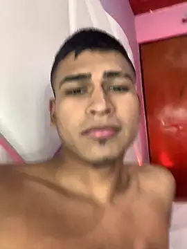 Emiliano Reyes online show from January 2026 04:27:02 AM