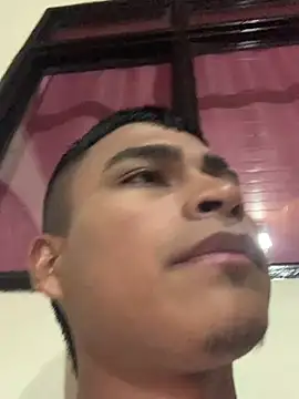 Snapshot of Emiliano_Reyes chatting on April 2026 04:52:02 AM Emiliano Reyes online show from April 2026 04:52:02 AM