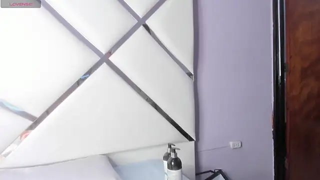 Emiliano Reyes online show from January 2026 04:27:01 AM