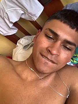 Emiliano Reyes online show from November 2025 07:25:01 PM