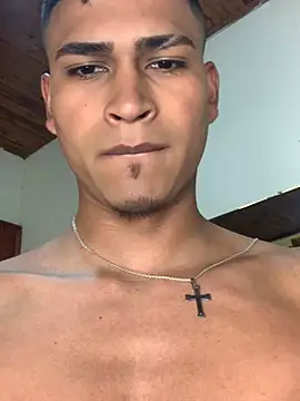 Snapshot of Emiliano_Reyes chatting on July 2026 06:47:02 AM Emiliano Reyes online show from July 2026 06:47:02 AM