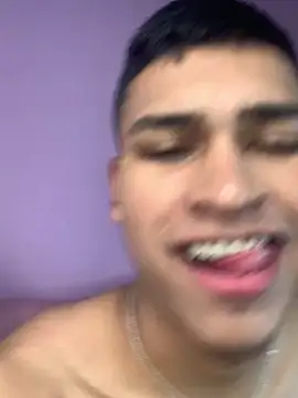 Emiliano Reyes online show from December 2025 02:49:01 AM