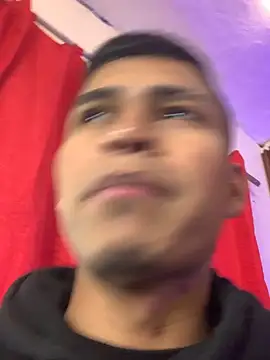 Snapshot of Emiliano_Reyes chatting on July 2026 02:42:02 AM Emiliano Reyes online show from July 2026 02:42:02 AM