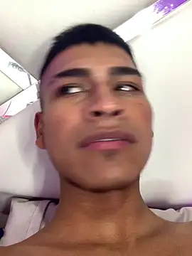 Emiliano Reyes online show from November 2025 06:56:02 AM