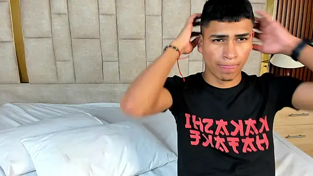 Emiliano Reyes online show from November 2025 03:11:02 AM