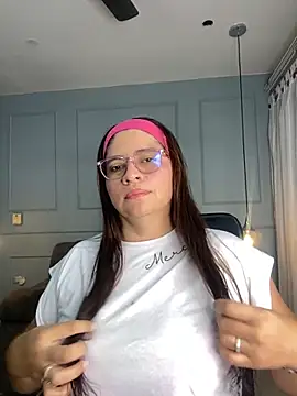 Snapshot of Orianabluee_ chatting on October 2025 03:16:01 AM Orianabluee online show from October 2025 03:16:01 AM