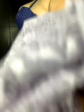 Snapshot of Orianabluee_ chatting on November 2025 03:21:02 AM Orianabluee online show from November 2025 03:21:02 AM