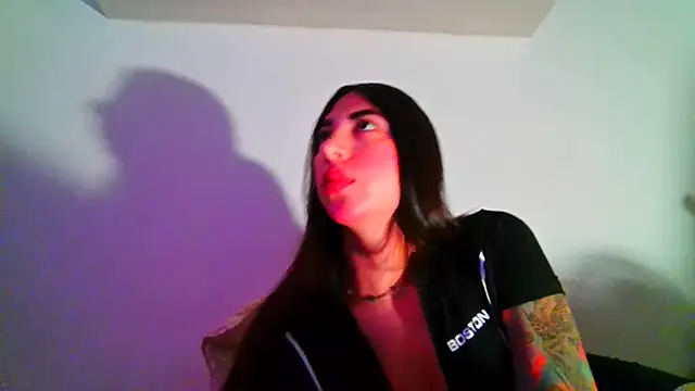 Snapshot of valeriahornier chatting on July 2026 11:33:01 PM valeriahornier online show from July 2026 11:33:01 PM