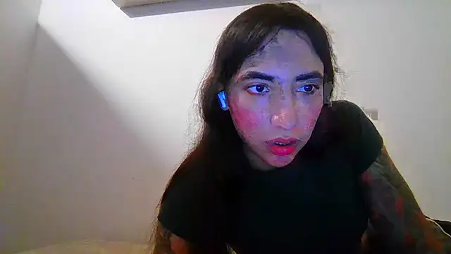 Snapshot of valeriahornier chatting on July 2026 12:01:02 AM valeriahornier online show from July 2026 12:01:02 AM