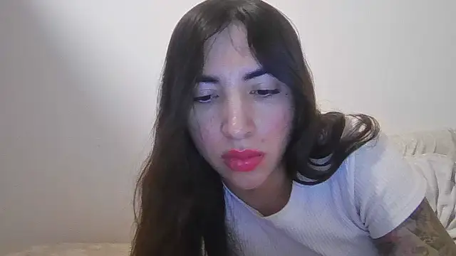 Snapshot of valeriahornier chatting on June 2026 04:18:01 AM valeriahornier online show from June 2026 04:18:01 AM