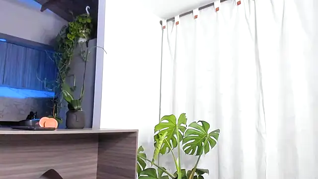 valeriahornier online show from May 2026 01:32:01 AM