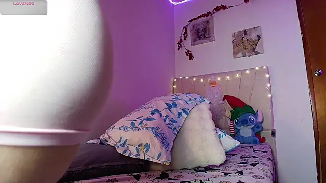 Maddisson quenn05 online show from December 2025 08:03:02 PM