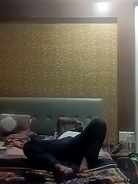 RNlov online show from November 2025 12:48:02 AM