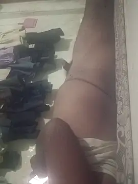 RNlov online show from November 2025 06:02:02 PM