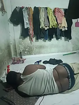 RNlov online show from November 2025 12:53:01 AM