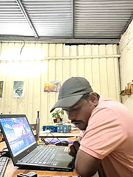 RNlov online show from November 2025 01:03:01 PM