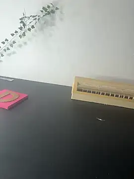 milky denni online show from October 2025 04:36:01 AM