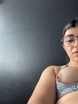 milky denni online show from October 2025 12:51:02 AM