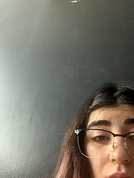 milky denni online show from October 2025 05:26:01 PM