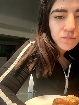 milky denni online show from October 2025 04:33:01 AM