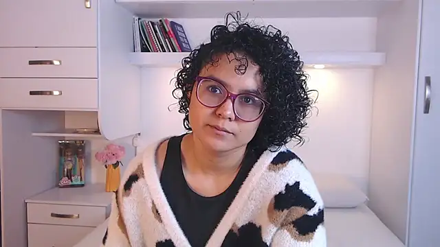 MartiRuis10 online show from November 2025 10:24:01 PM