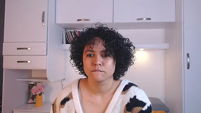 MartiRuis10 online show from November 2025 07:29:02 PM